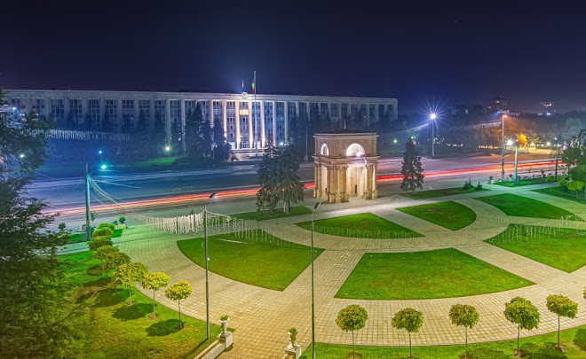 Casa Guvernului din Chișinău, Piaţa Marii Adunări Naţionale, 1