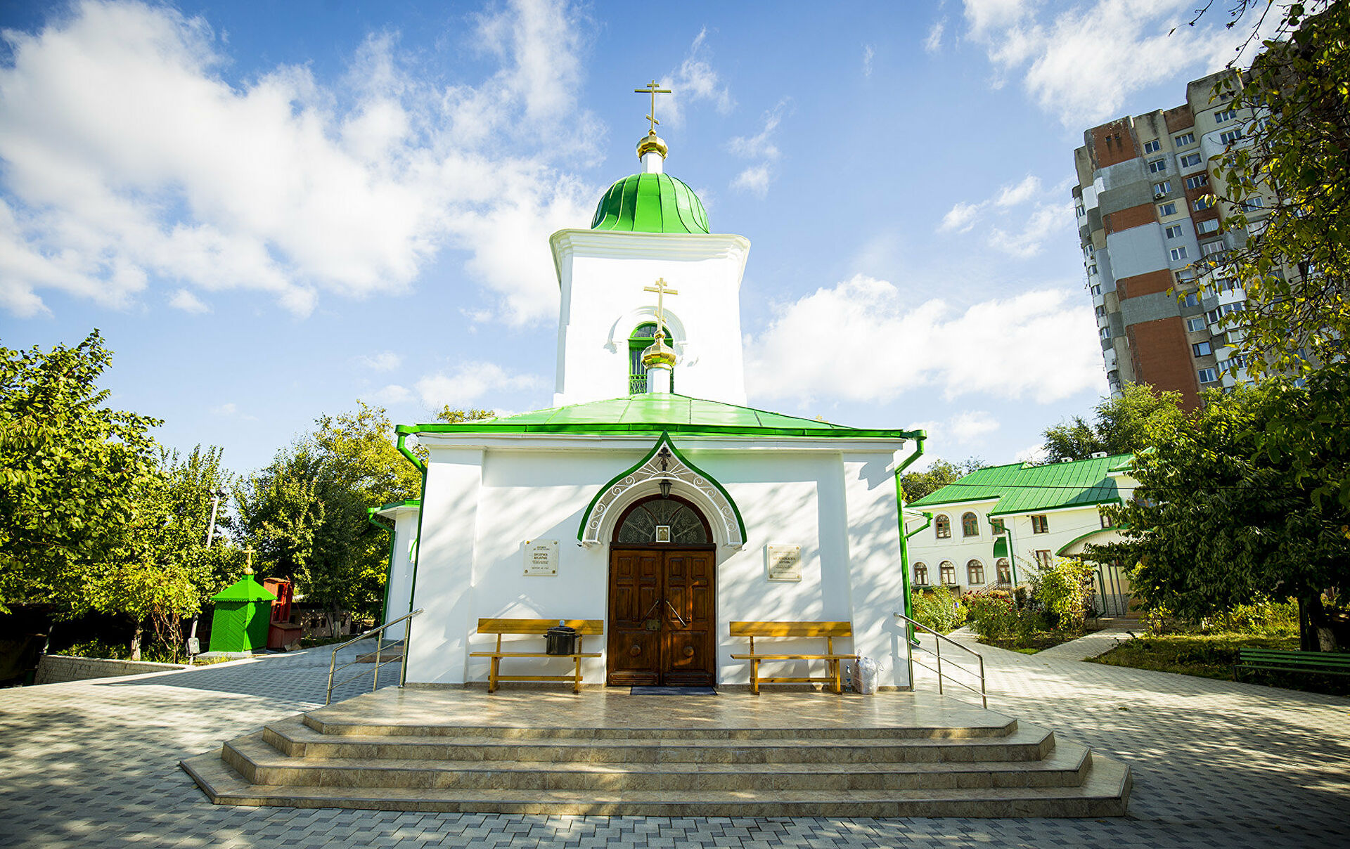 Legenda bisericii Acoperământul Maicii Domnului ”Măzărache”